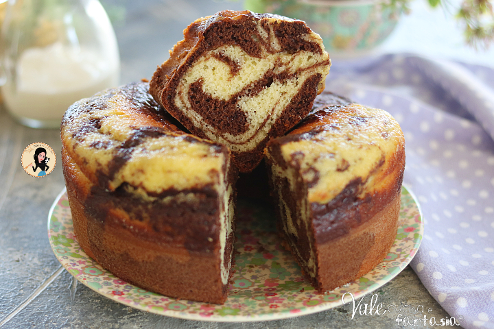 Ciambellone yogurt e cacao sofficissimo! La ricetta perfetta per fare il ciambellone fatto in casa morbido e profumato come quello delle nonne!