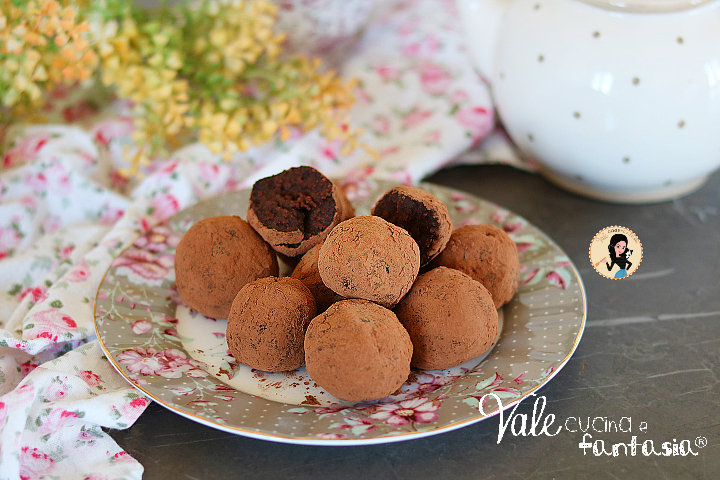 Tartufini Sacher ricetta dolcetti al gusto di torta Sacher pronti in 5 minuti!