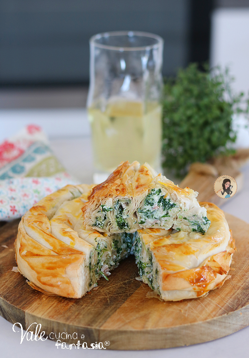 Burek con ricotta e spinaci ricetta torta salata turca buonissima e facilissima da preparare!