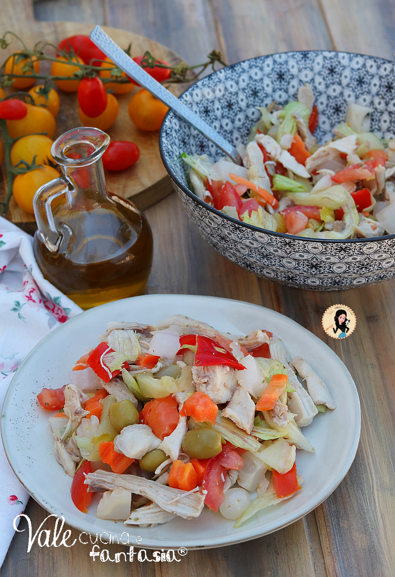 Pollo freddo con sottaceti o giardiniera ricetta secondo piatto freddo estivo facile, buonissimo e leggero!