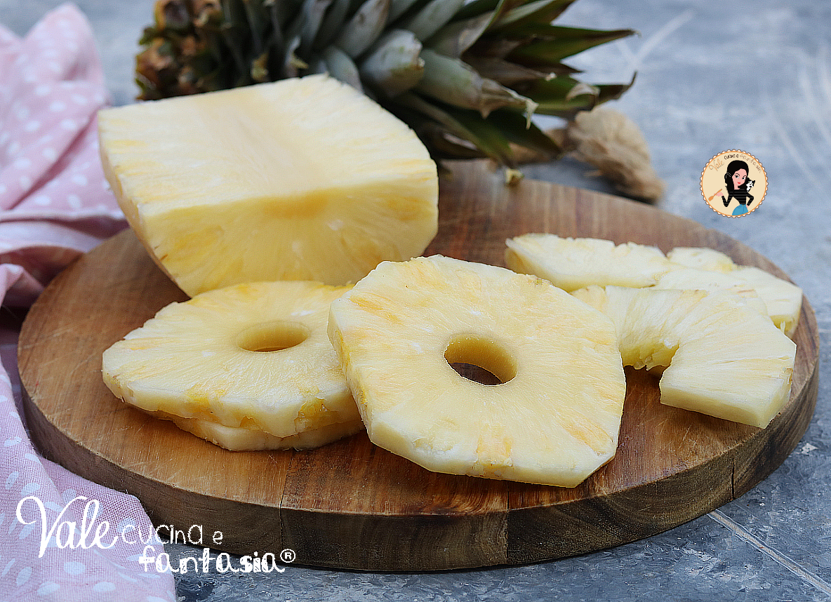 Come pulire e tagliare l'ananas