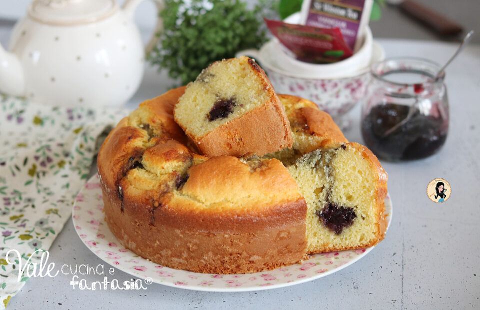 Ciambellone alla marmellata ricetta senza burro e con impasto alla ricotta, ciambella alla marmellata sofficissima!