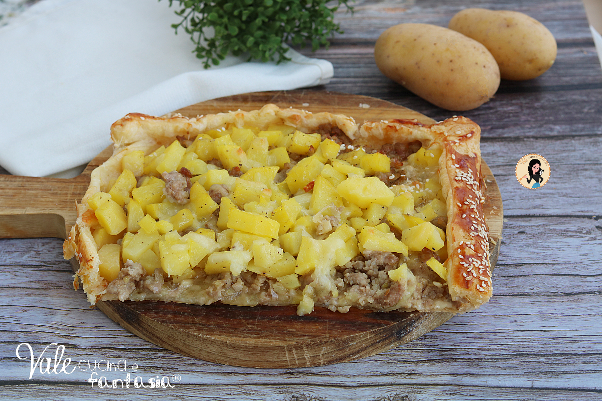 Rustico con patate e salsicce ricetta torta salata ricca e gustosa