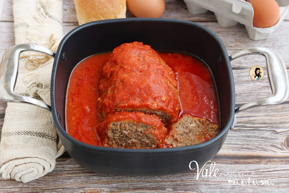 Polpettone al sugo la ricetta di un secondo piatto di carne succulento, morbido e saporito!