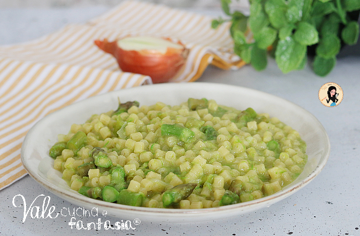 Pasta e asparagi risottata ricetta facile e veloce per un primo piatto di pasta con pochi ingredienti, buono e semplice!