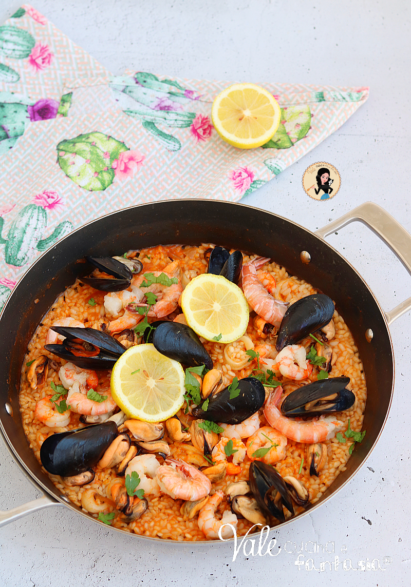 Paella de Marisco o marinera ricetta spagnola della paella fatta a regola d'arte, come fare la paella di pesce con tutti i consigli.