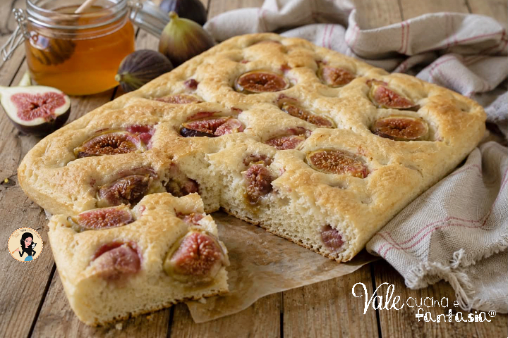 Focaccia con i fichi ricetta morbidissima come non l'avete mai vista