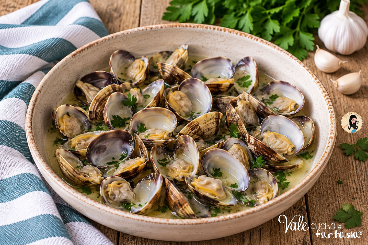 Come cucinare le vongole, tempi, apertura e liquido di cottura