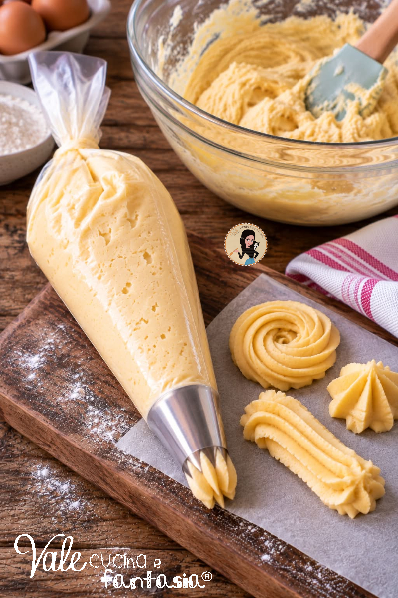 Come fare la Frolla montata ricetta base facile, perfetta per biscotti e crostate come prepararla e utilizzarla con la sac à poche.