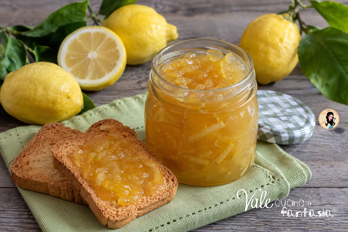 Marmellata di limoni ricetta per una conserva profumata, fresca e buonissima, preparata con pochi e semplici ingredienti.
