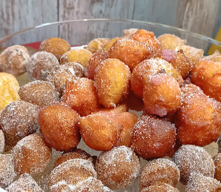 Strufoli del centro Italia. Da provare subito per la loro aromatica bontà