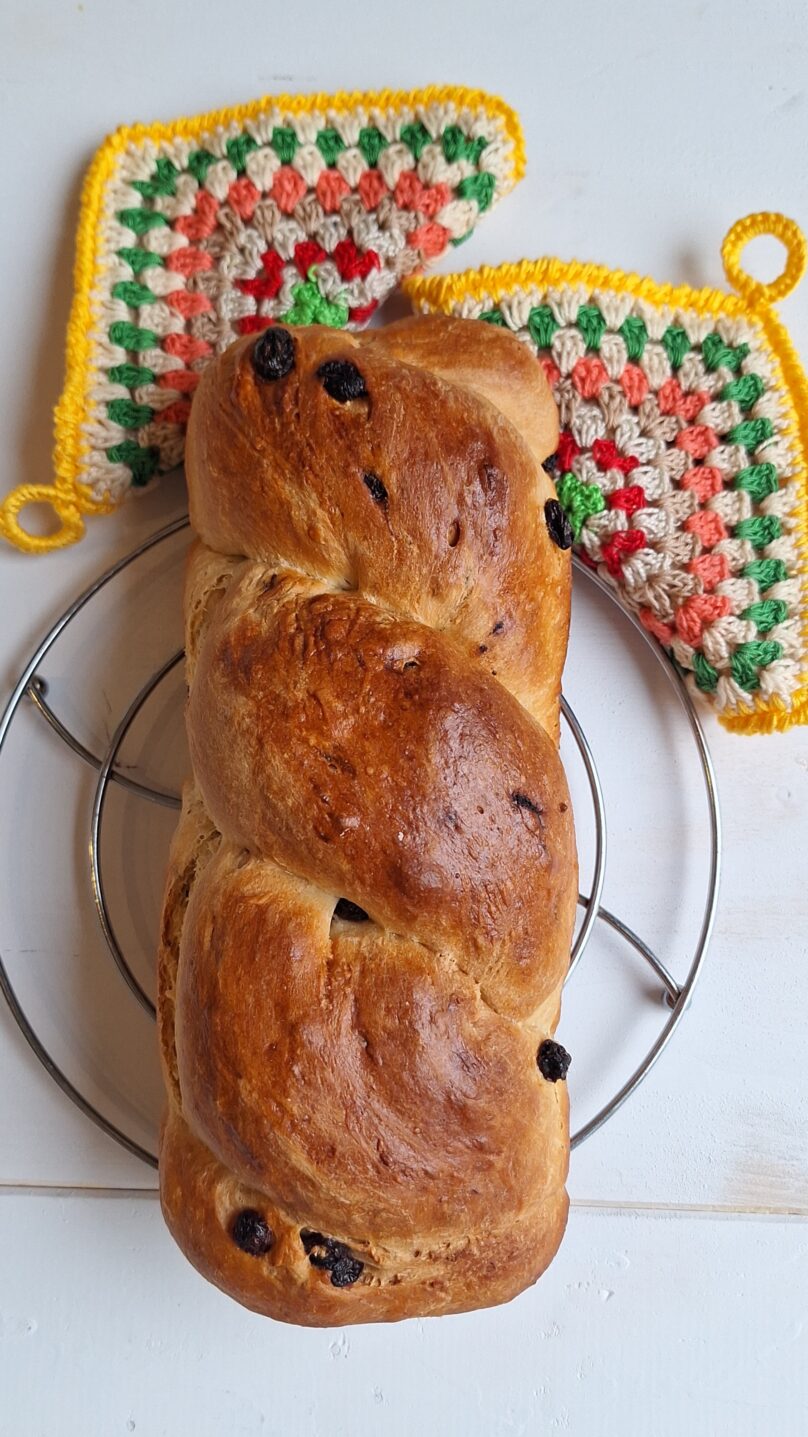 Pane con Uvetta