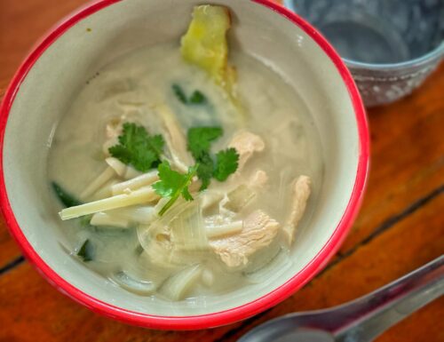 Tom kha kai (Thailandia)