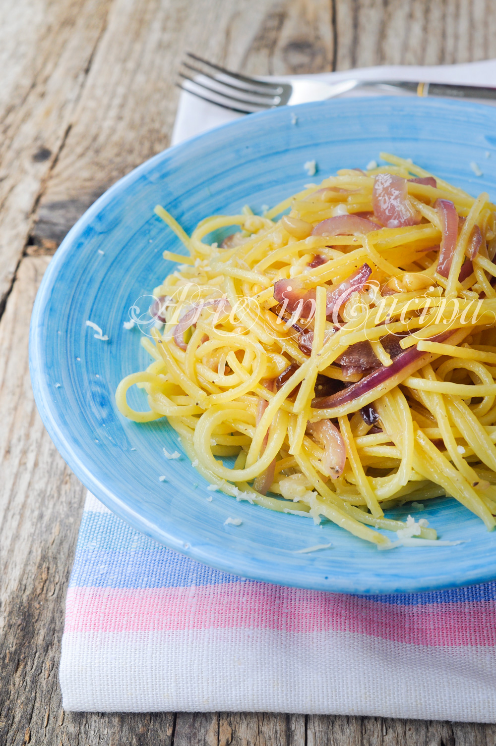 Spaghetti con cipolle ricetta napoletana veloce vickyart arte in cucina