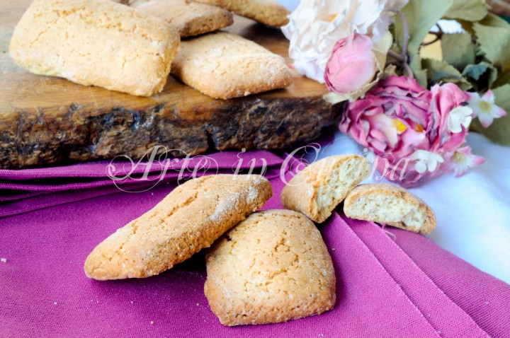 Biscotti con farine miste e panna da inzuppo