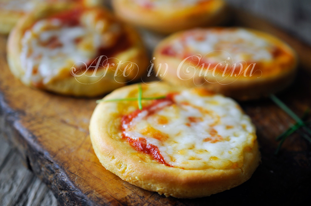 Pizzette al formaggio cremoso veloci facili vickyart arte in cucina