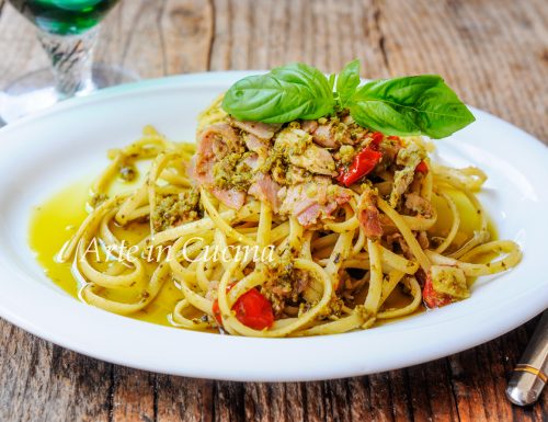 Spaghetti al pesto e prosciutto ricetta veloce