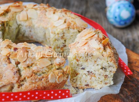 Ciambella di Natale alla frutta secca Ciambella di Natale alla frutta secca