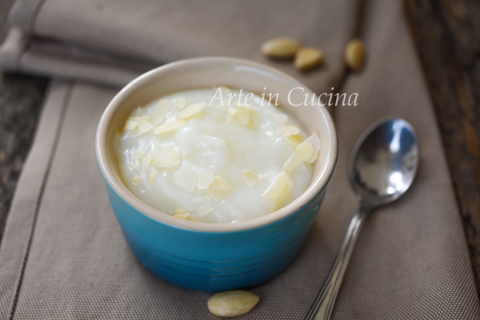 Crema al latte di mandorle senza uova vickyart arte in cucina