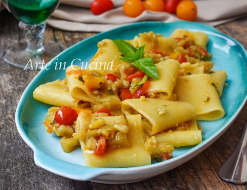 Paccheri con pesto alla mediterranea