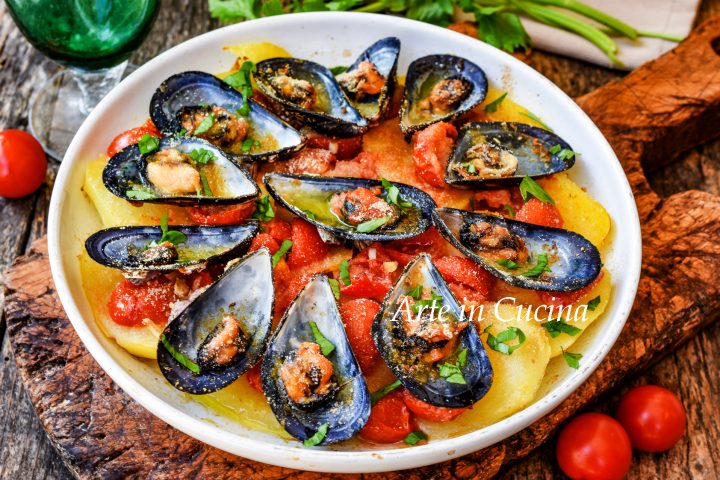 Cozze e patate ricetta napoletana facile