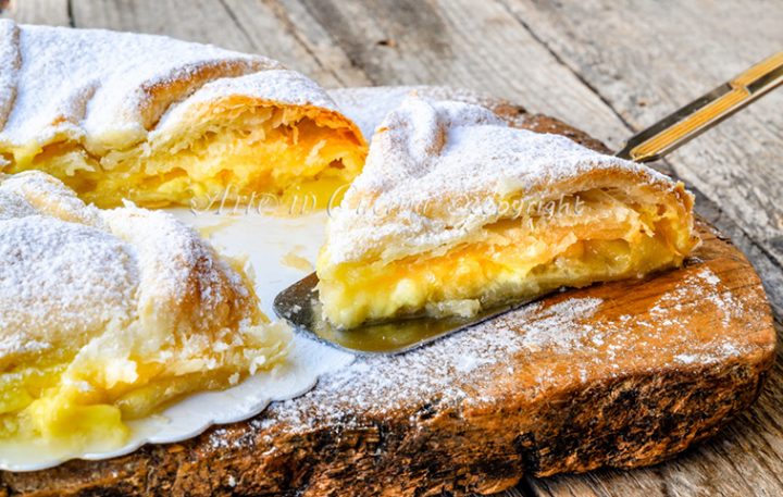 Torta di mele con pasta sfoglia e crema
