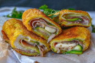 Cannoli di pancarrè con speck e zucchine in padella