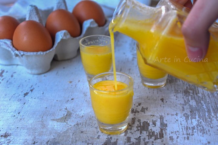 Vov liquore all'uovo fatto in casa