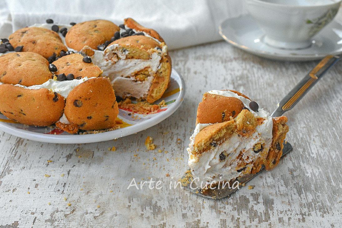 Torta gocciola fredda con gocce di cioccolato