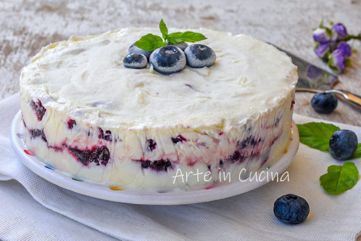 Torta yogurt e marmellata senza cottura