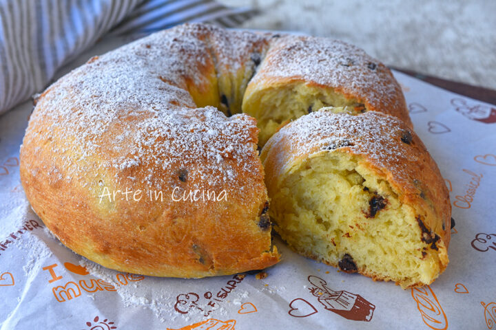 Ciambella gocce di cioccolato allo yogurt brioche