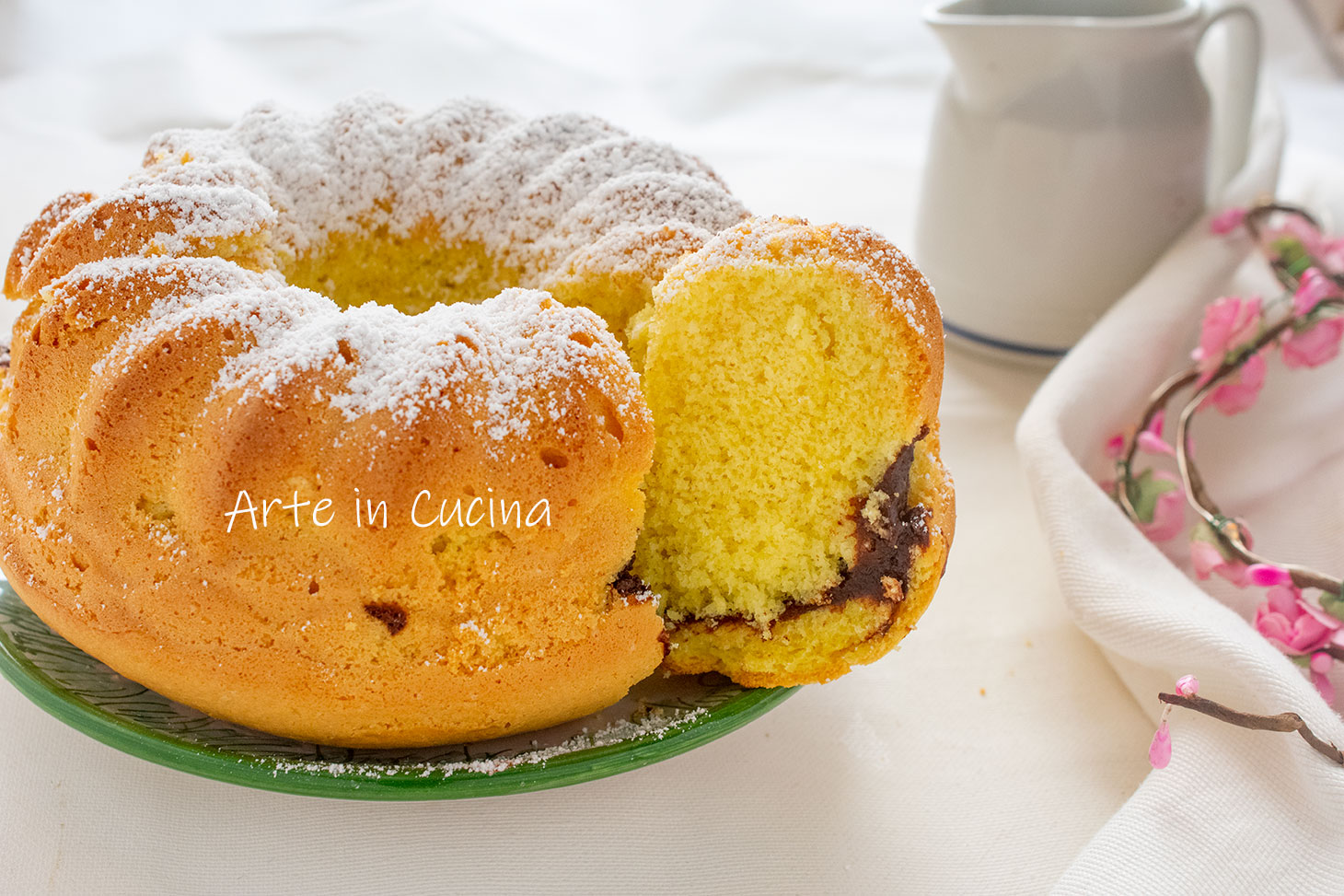 Ciambella Nuvola Con Crema Al Cioccolato Dolce Soffice