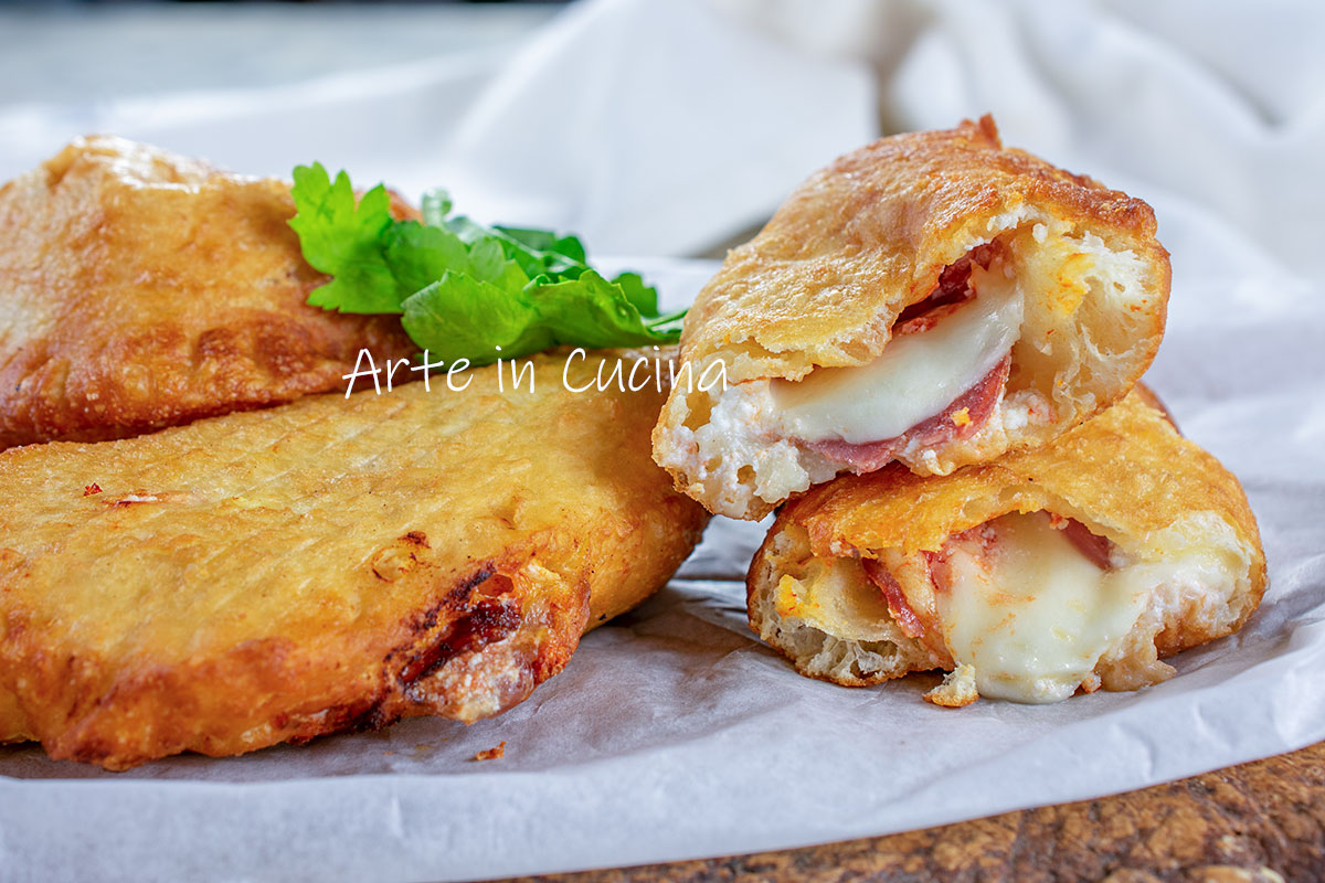 CALZONE NAPOLETANO RICOTTA e SALAME fritto ricetta tipica