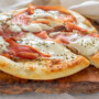 Pizza senza lievito in padella veloce