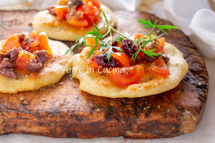 Pizzette veloci pomodori e olive