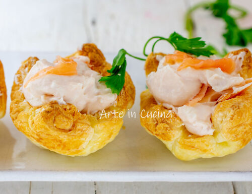 Cestini di sfoglia con crema di salmone