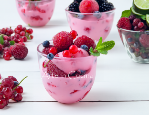 Frozen yogurt ai frutti di bosco