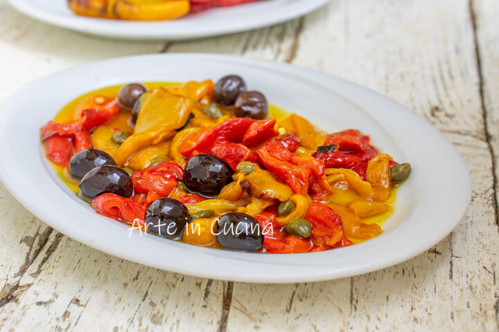 PEPERONI con CAPPERI e olive alla napoletana