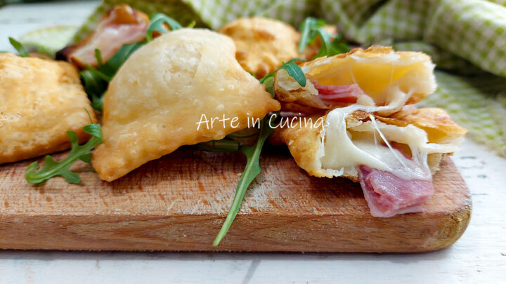GNOCCHI FRITTI RIPIENI con PROSCIUTTO e provola
