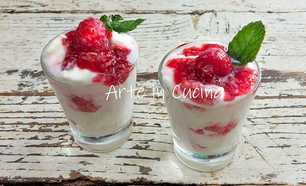 PANNACOTTA ai LAMPONI dolce cremoso