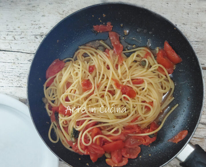 SPAGHETTI al POMODORO fresco estivi e veloci