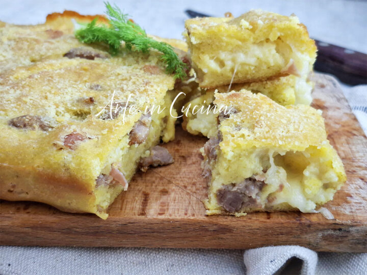 RUSTICO con SALSICCIA provola e speck