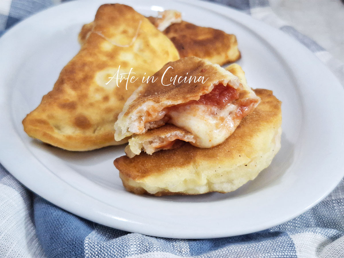 CALZONI NAPOLETANI fritti