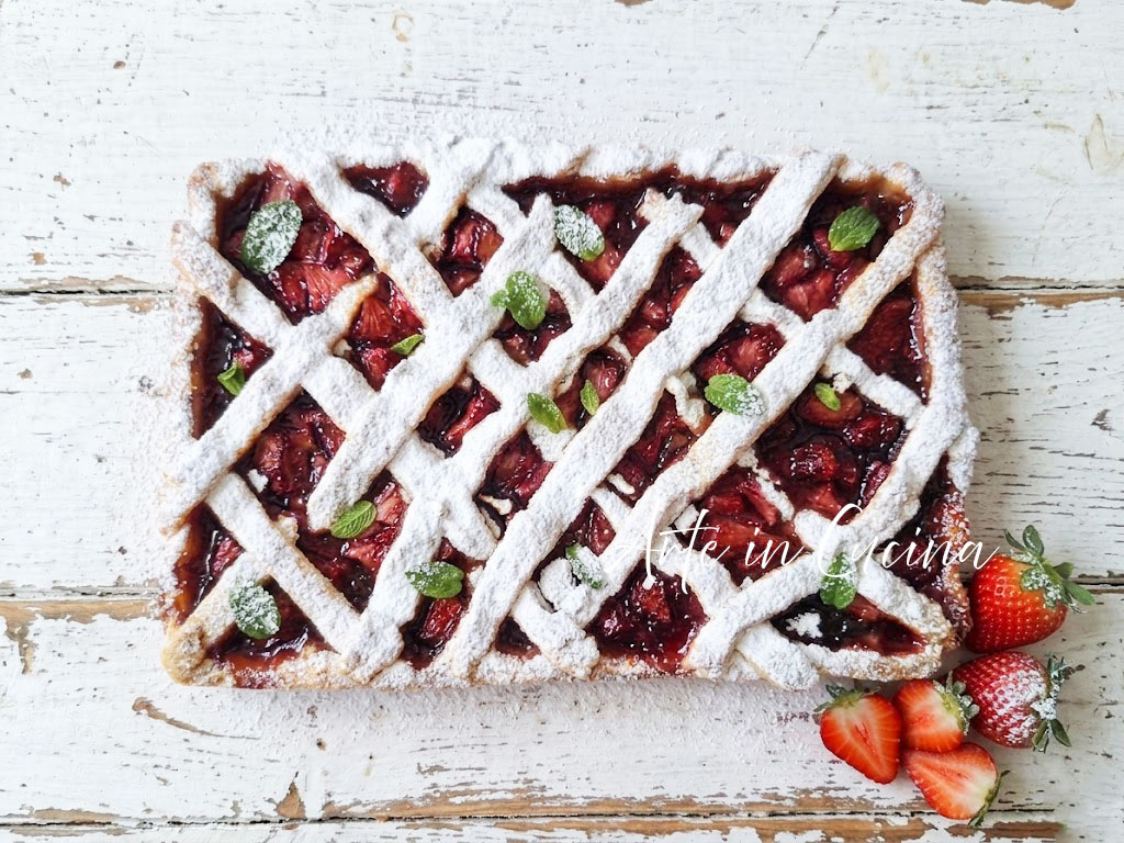 CROSTATA LEGGERA alle FRAGOLE e marmellata