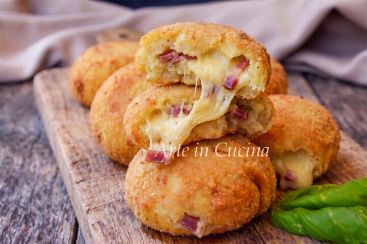 BOMBE di PATATE con SPECK e provola