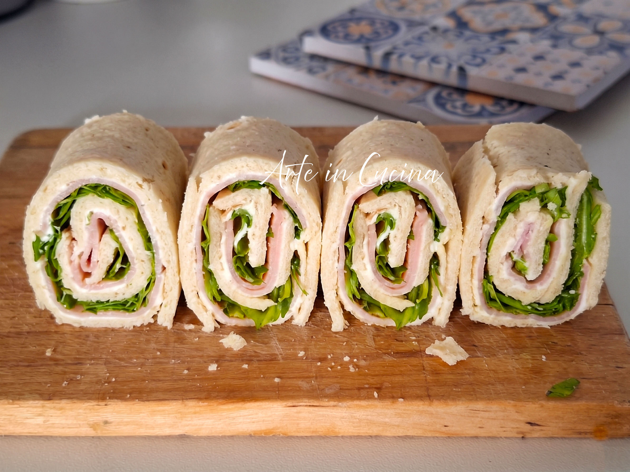 GIRELLE di PIADINA prosciutto rucola e stracchino