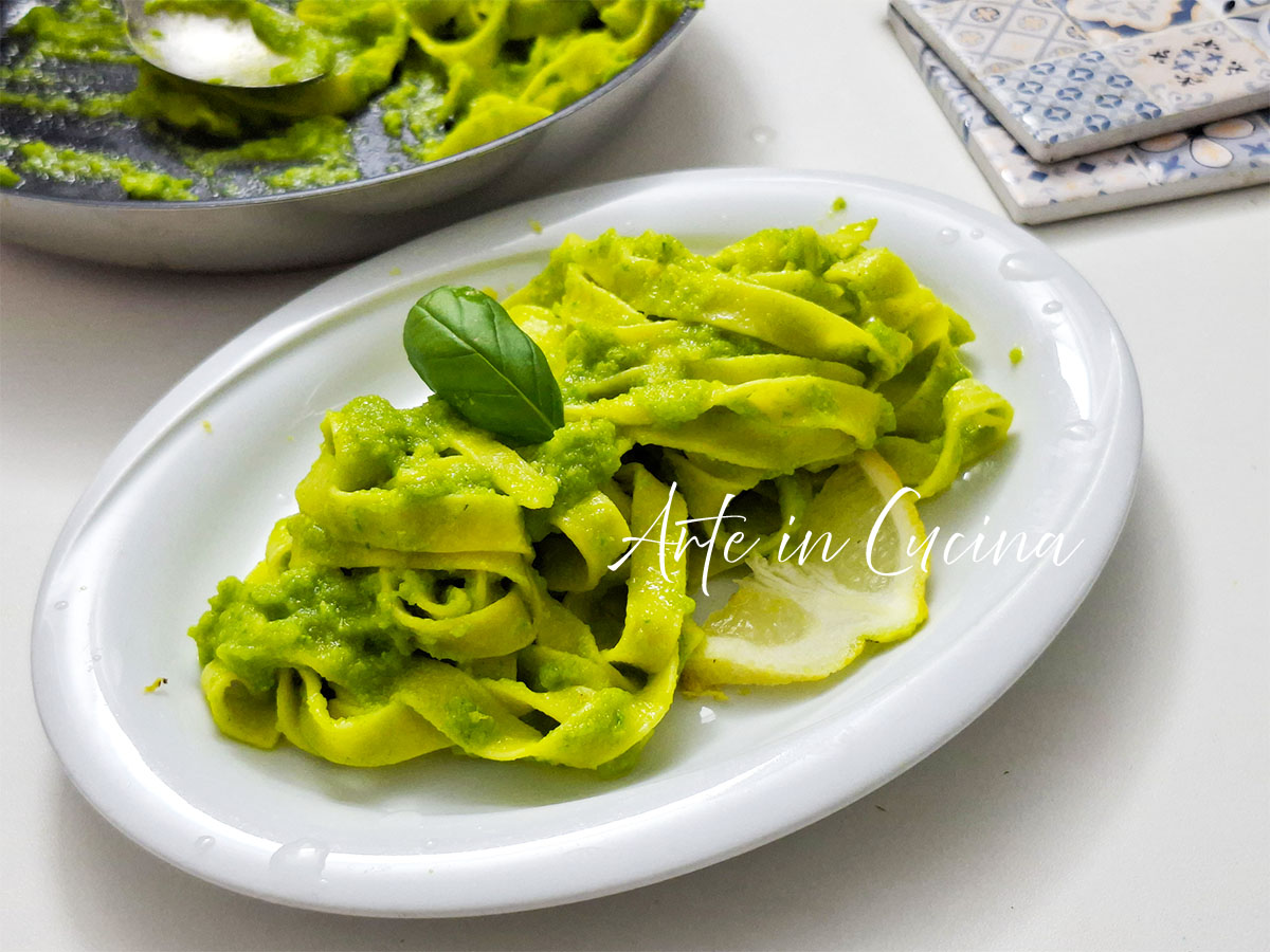 TAGLIATELLE alla CREMA di ZUCCHINE e zafferano