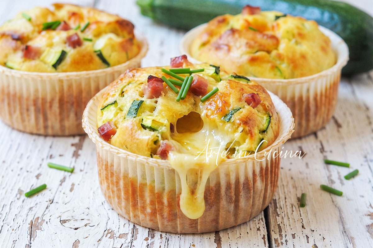 MUFFIN con ZUCCHINE SPECK e provola