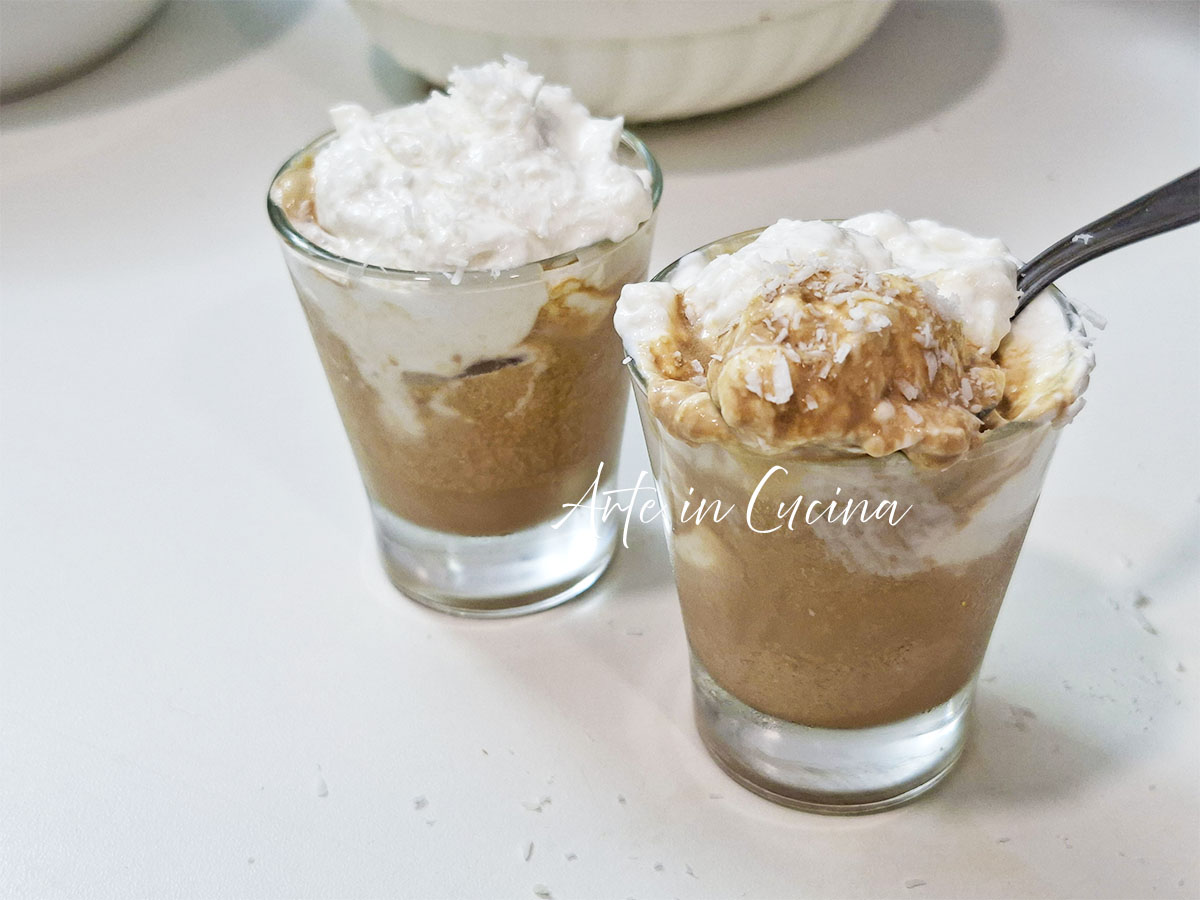 MOUSSE di CAFFè e COCCO: il dolce freddo in 5 minuti con 3 ingredienti