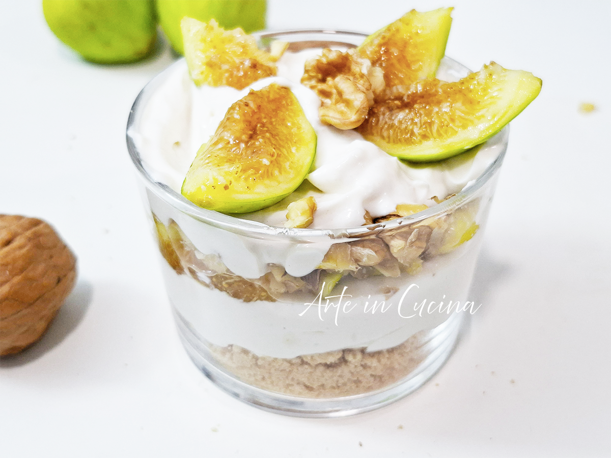 Coppette ai fichi con ricotta e noci dolce al cucchiaio pronto in 5 minuti!